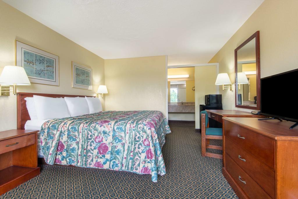 Days Inn By Wyndham Clanton Al Eksteriør billede